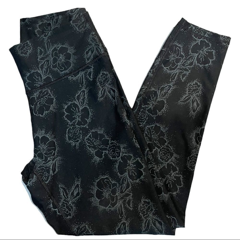 Fabletics mid-Rise outlined floral crop leggings Sz S